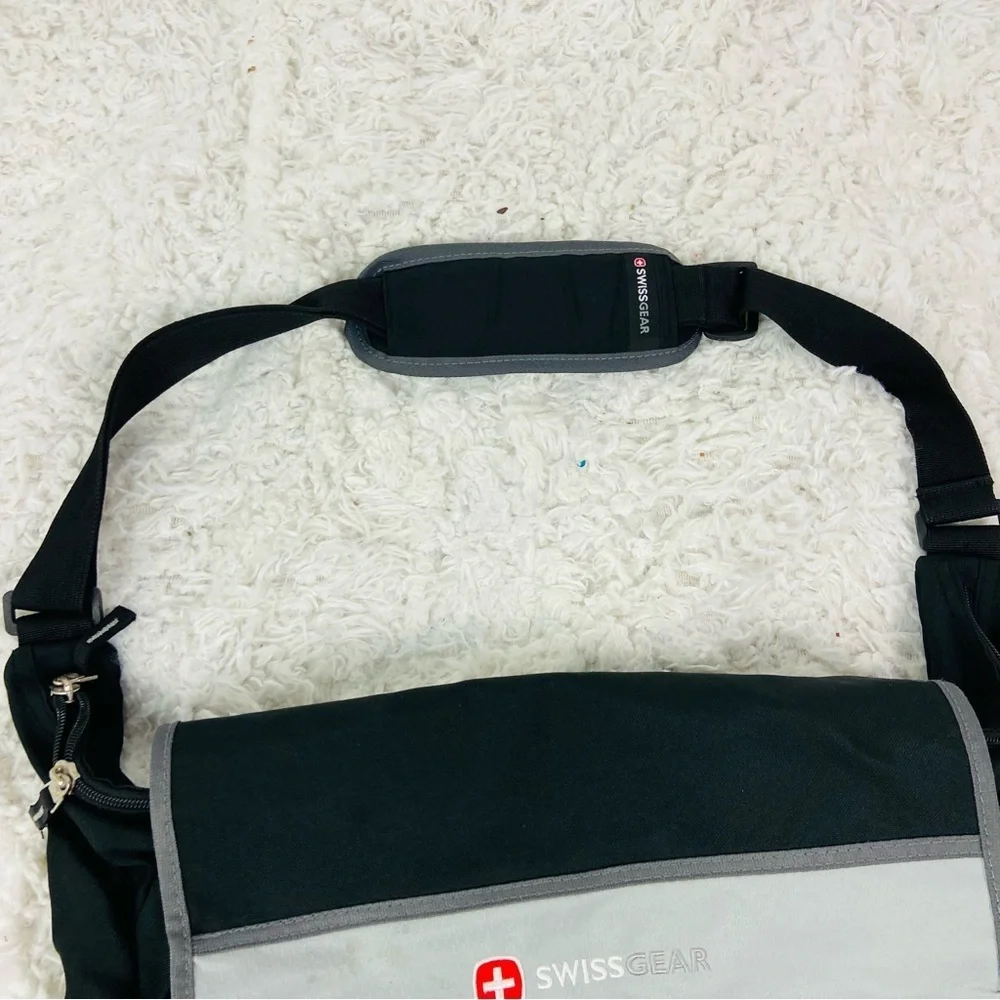 SwissGear Men's Black and Gray multi pocket laptop Messenger Bag